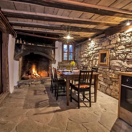 Incredible Getaway With Indoor And Outdoor Fireplaces In Selishte, Bulgaria *